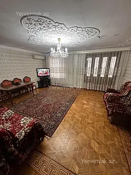 Satılır 4 otaqlı köhnə tikili 140 m²