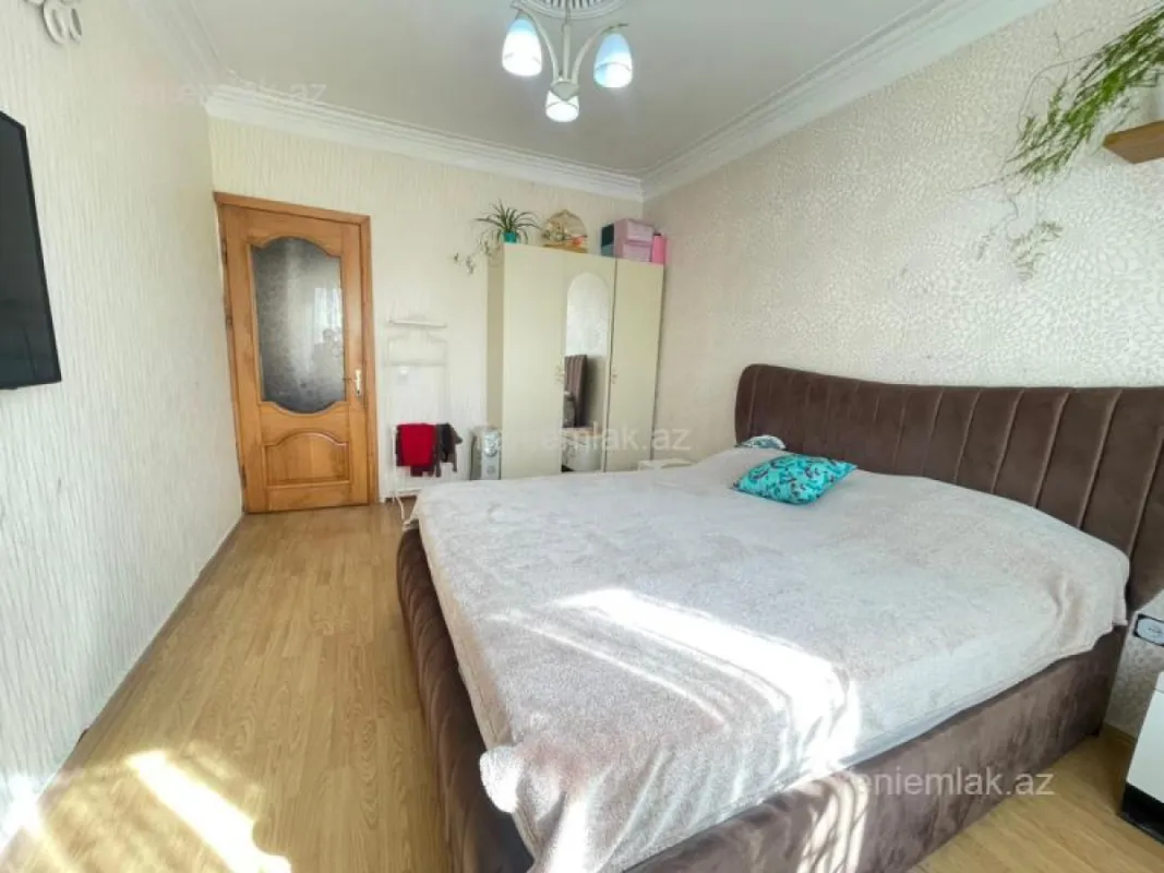 Satılır 3 otaqlı köhnə tikili 80 m²