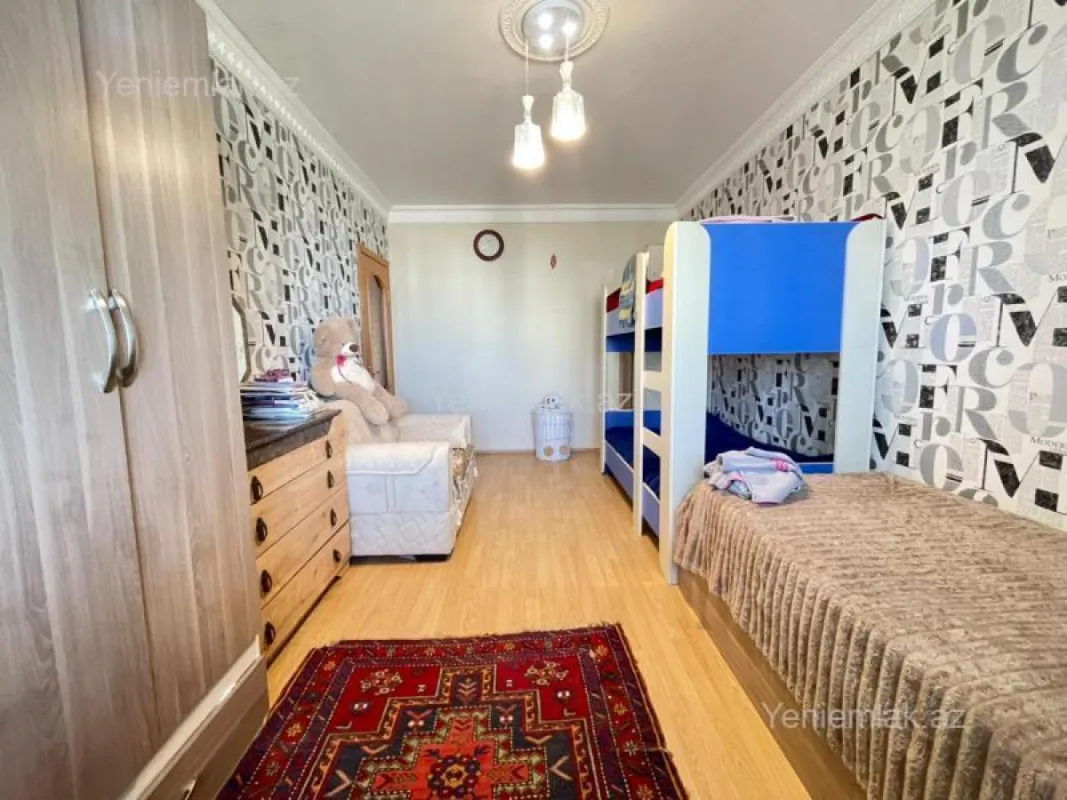 Satılır 3 otaqlı köhnə tikili 80 m²