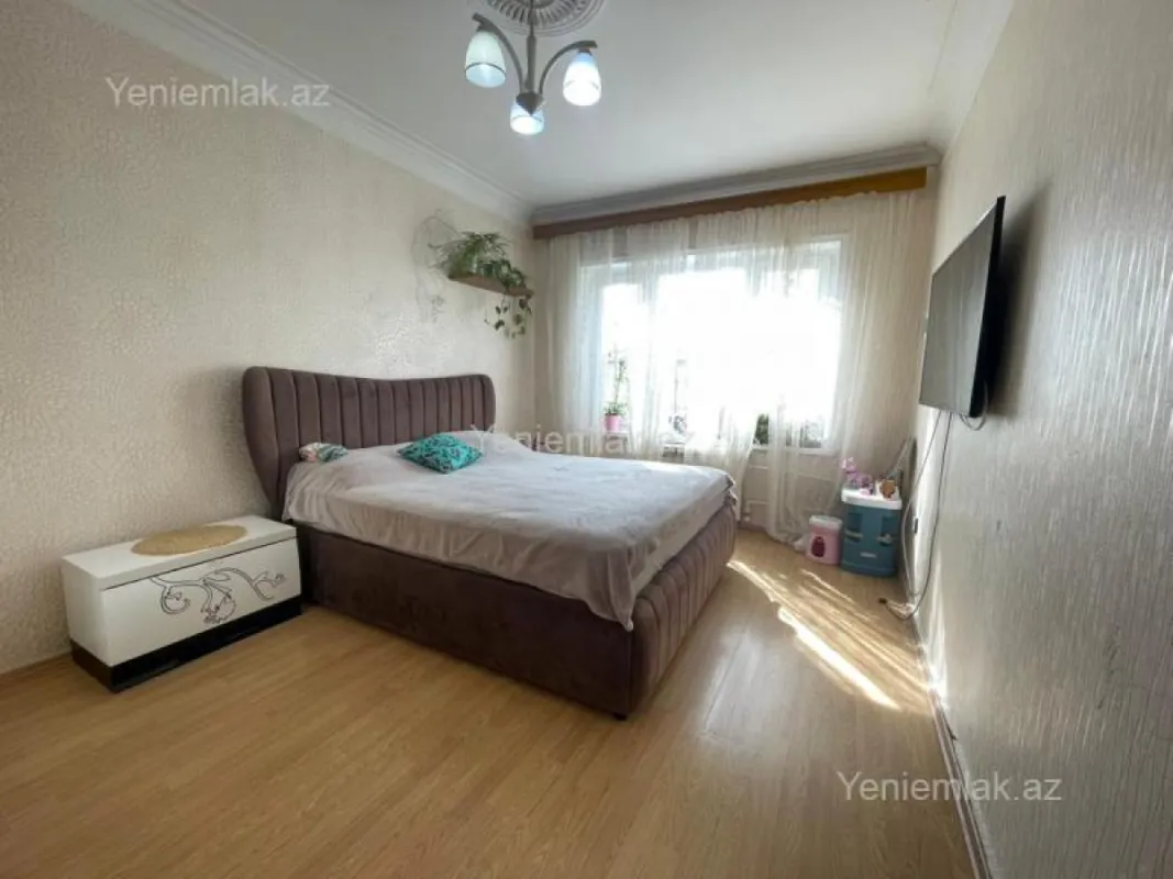 Satılır 3 otaqlı köhnə tikili 80 m²
