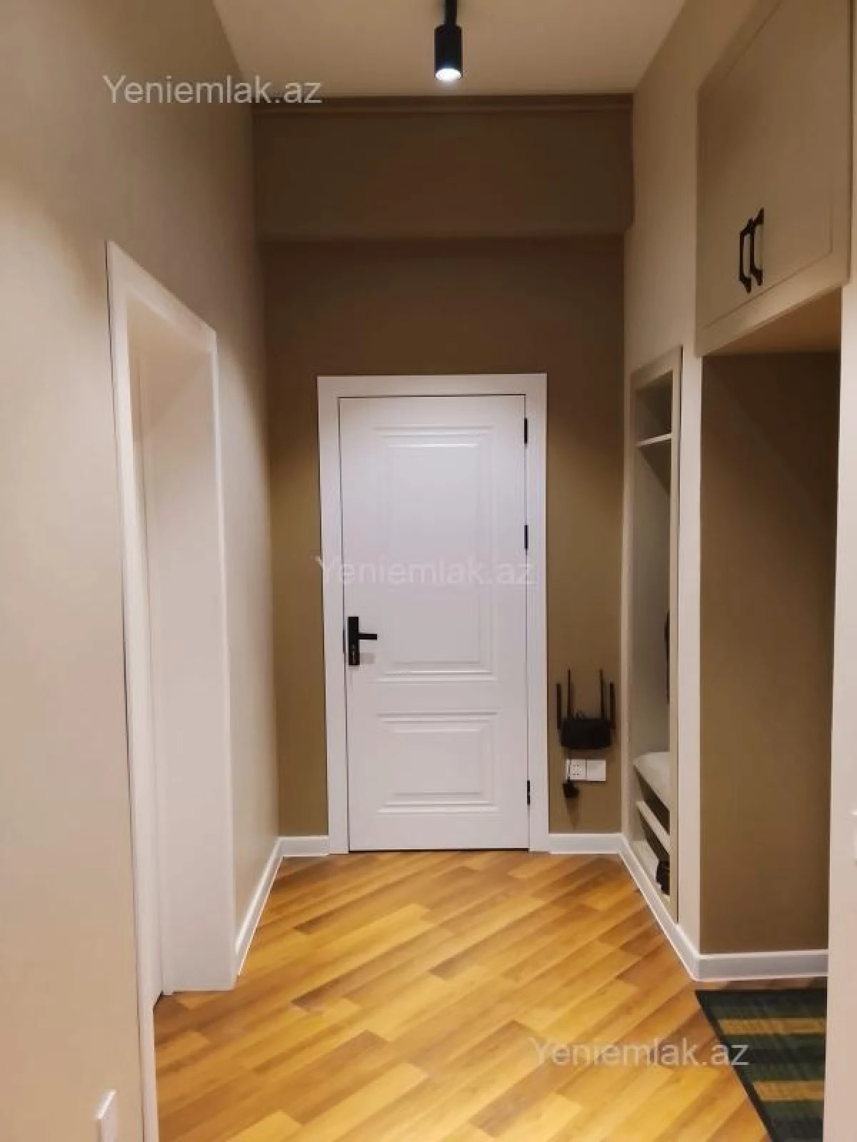 Satılır 2 otaqlı köhnə tikili 65 m²