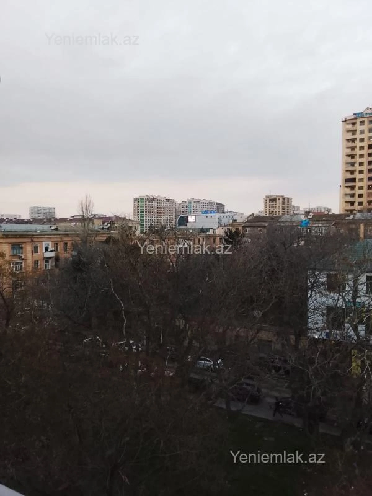 Satılır 2 otaqlı köhnə tikili 65 m²