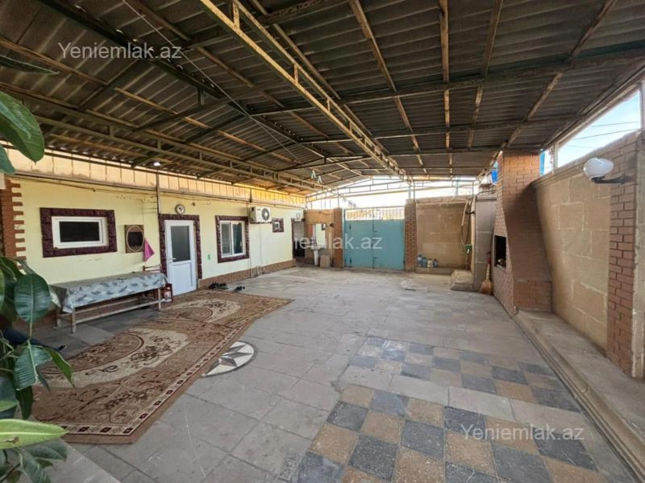 Satılır 4 otaqlı həyət evi 100 m²