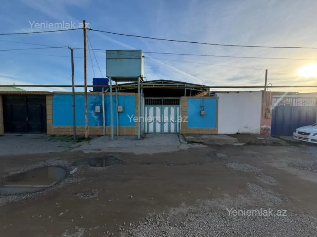 Satılır 4 otaqlı həyət evi 100 m²