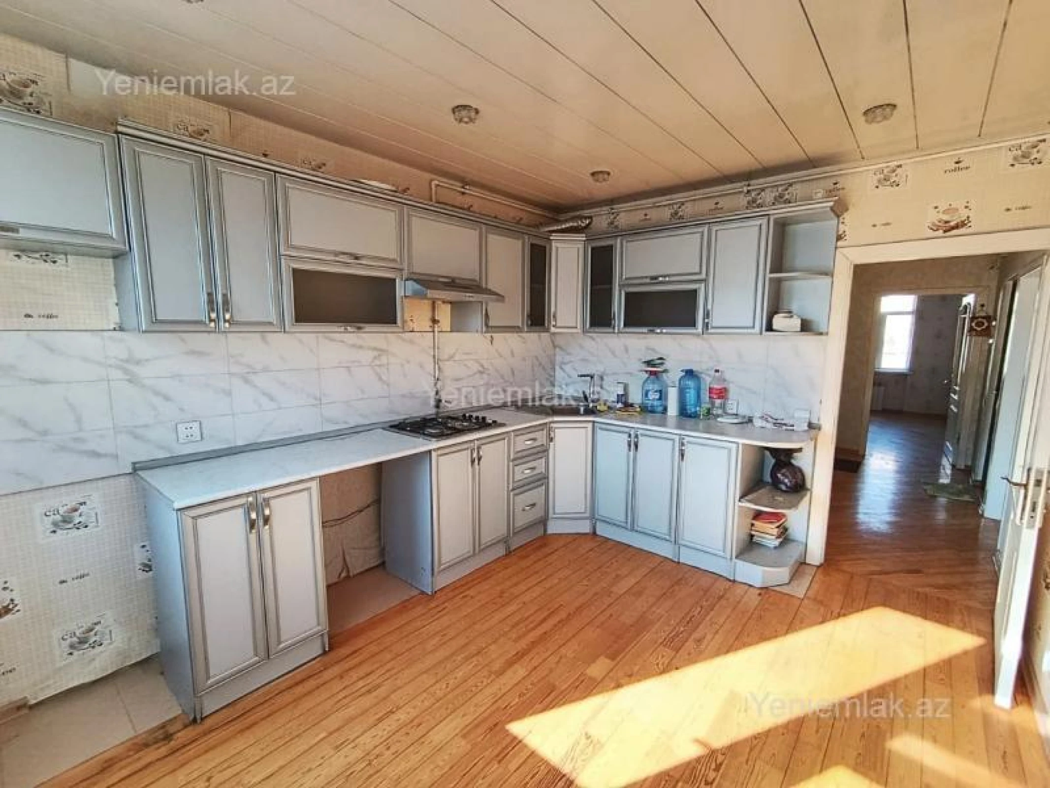 Satılır 2 otaqlı köhnə tikili 60 m²