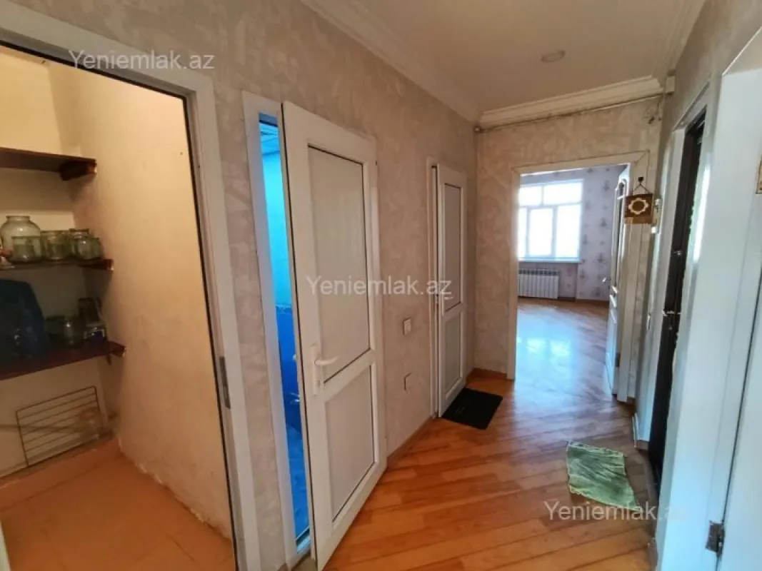 Satılır 2 otaqlı köhnə tikili 60 m²