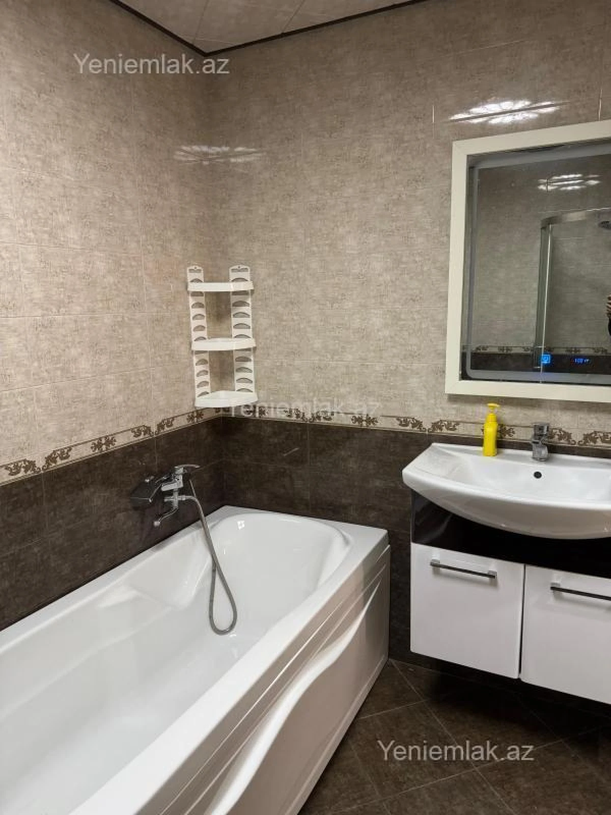 Satılır 3 otaqlı yeni tikili 120 m²