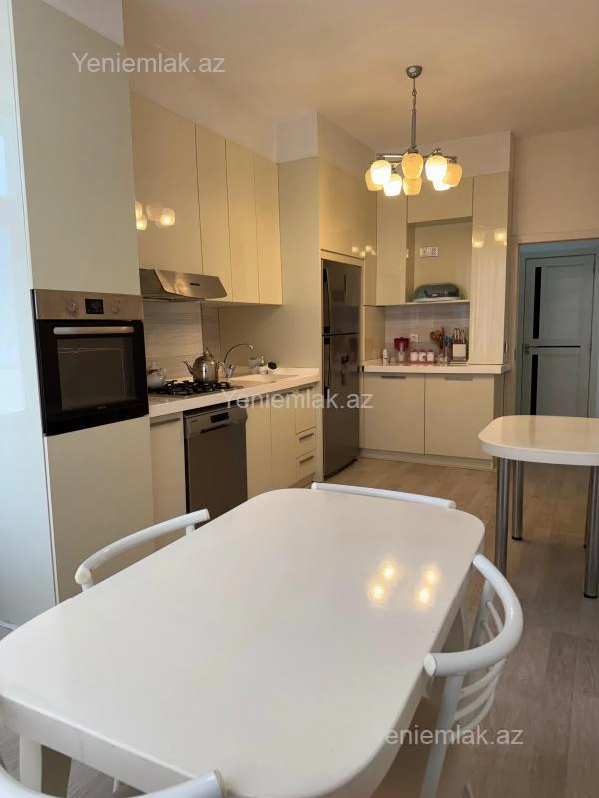 Satılır 3 otaqlı yeni tikili 120 m²