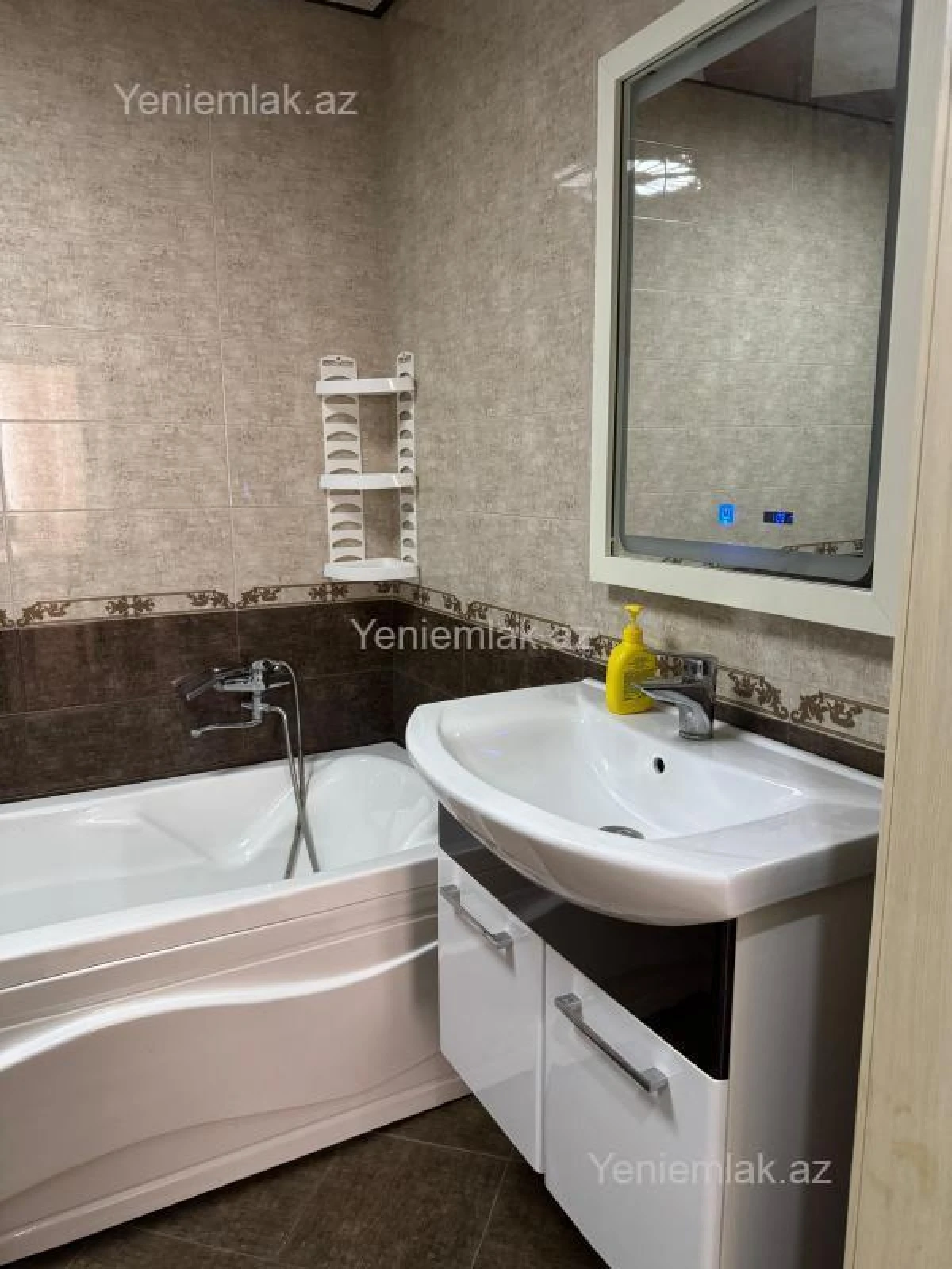 Satılır 3 otaqlı yeni tikili 120 m²