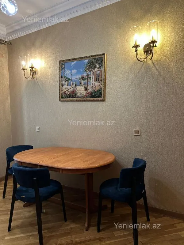 Satılır 4 otaqlı yeni tikili 175 m²