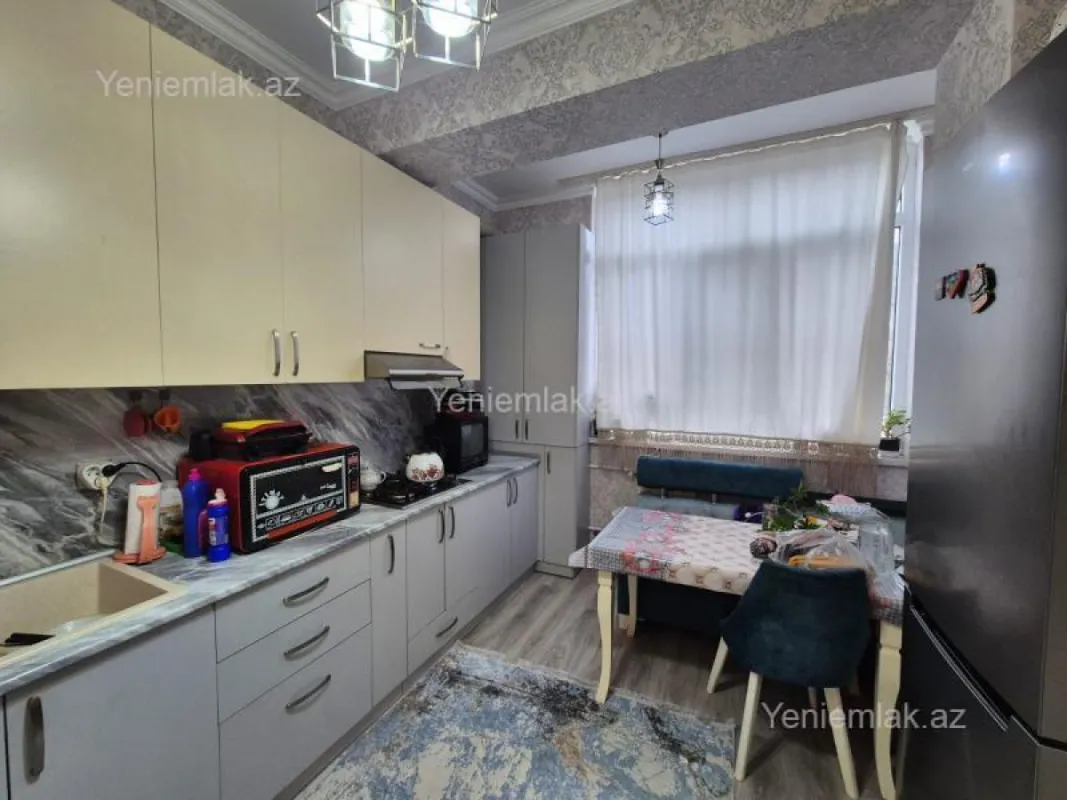 Satılır 2 otaqlı köhnə tikili 60 m²