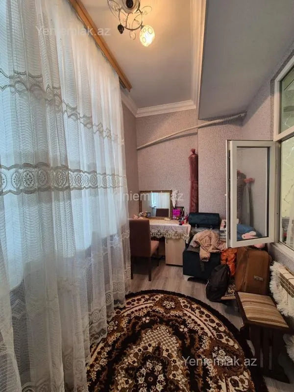 Satılır 2 otaqlı köhnə tikili 60 m²