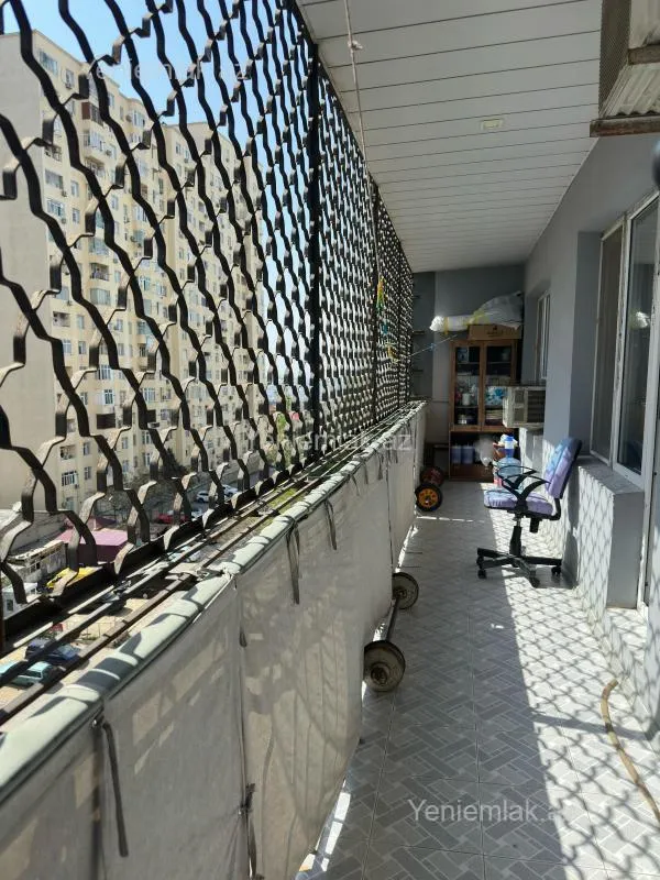 Satılır 4 otaqlı köhnə tikili 100 m²