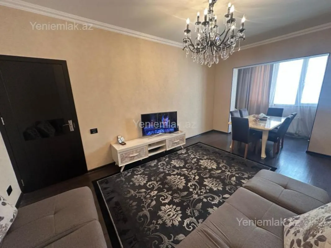 Satılır 4 otaqlı köhnə tikili 100 m²