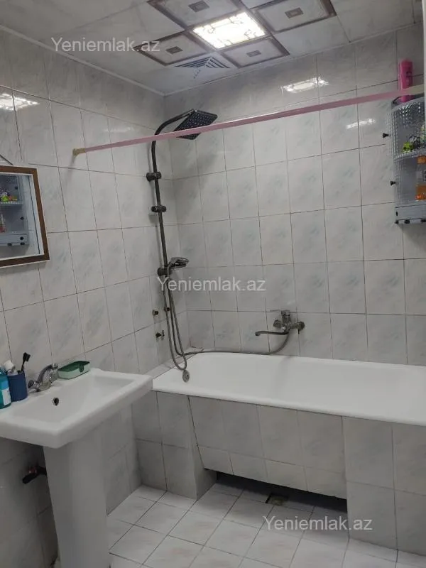 Satılır 3 otaqlı köhnə tikili 65 m²