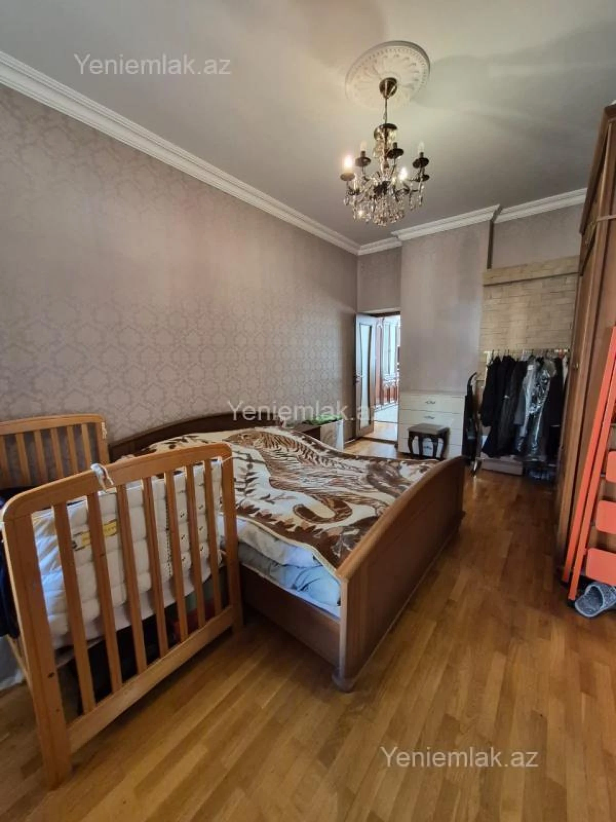 Satılır 3 otaqlı köhnə tikili 100 m²