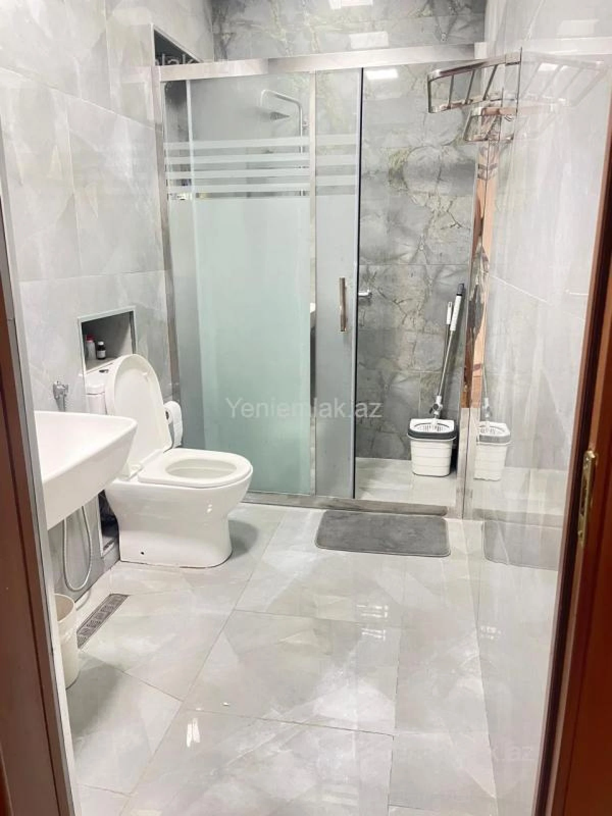 Satılır 3 otaqlı köhnə tikili 100 m²