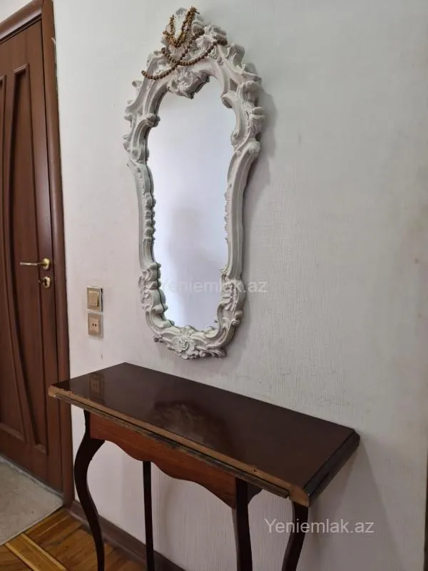 Satılır 3 otaqlı köhnə tikili 100 m²