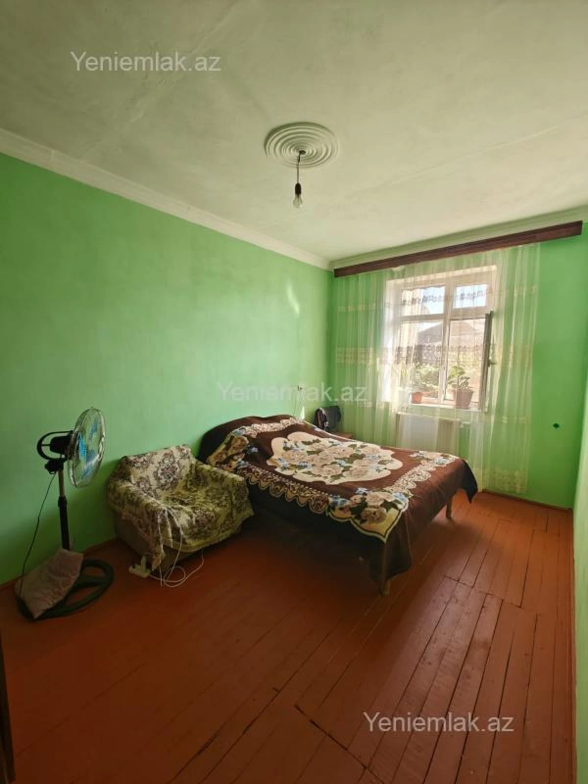 Satılır 5 otaqlı həyət evi 140 m²