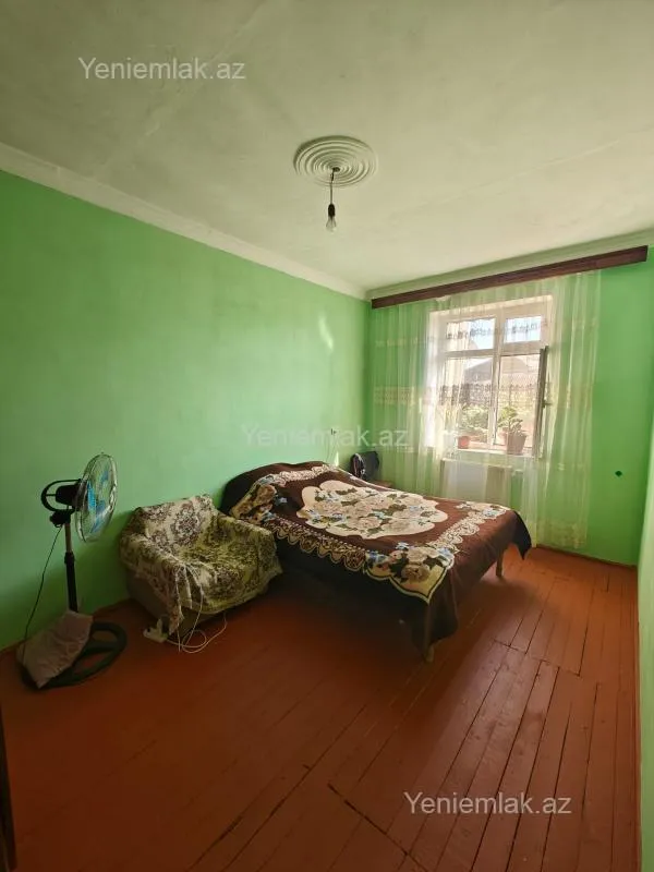 Satılır 5 otaqlı həyət evi 140 m²