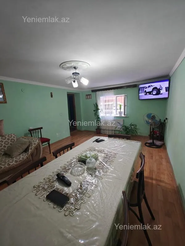 Satılır 5 otaqlı həyət evi 140 m²