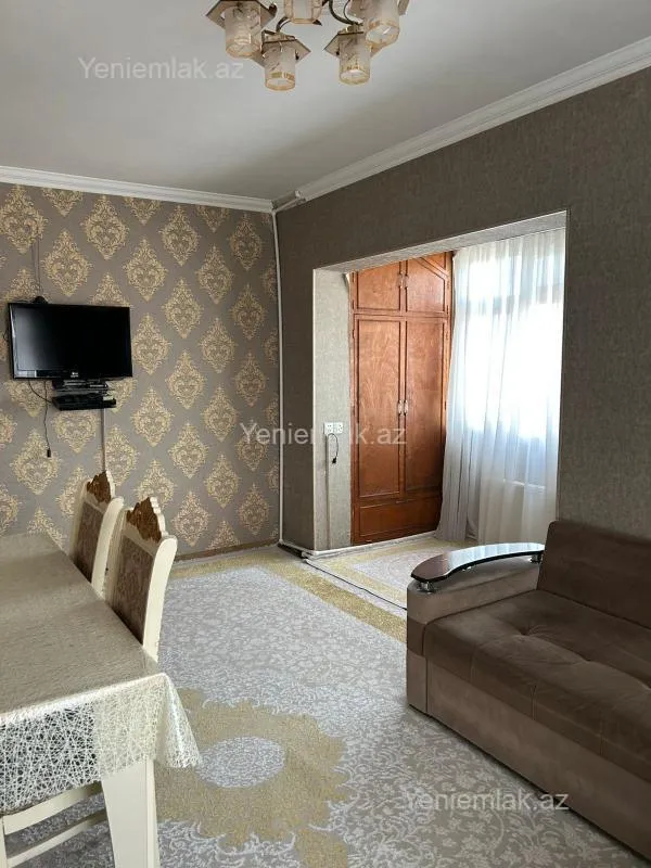 Satılır 2 otaqlı köhnə tikili 45 m²