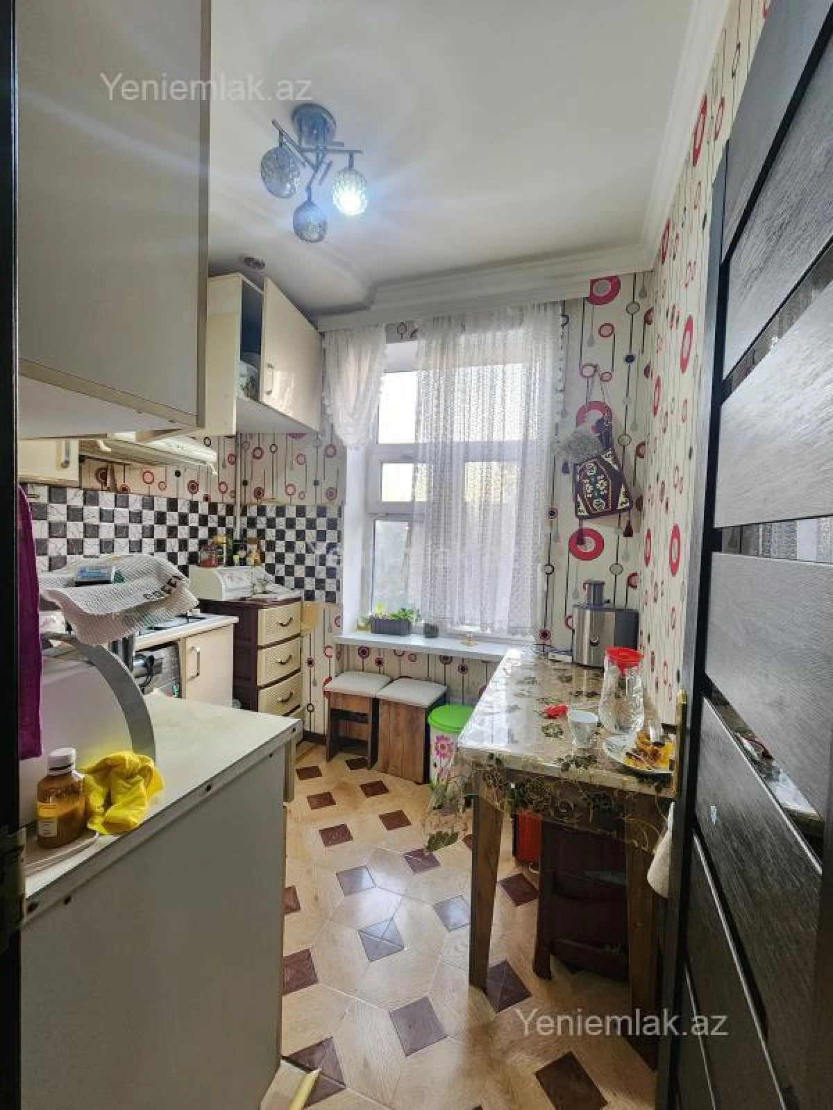Satılır 2 otaqlı köhnə tikili 48 m²