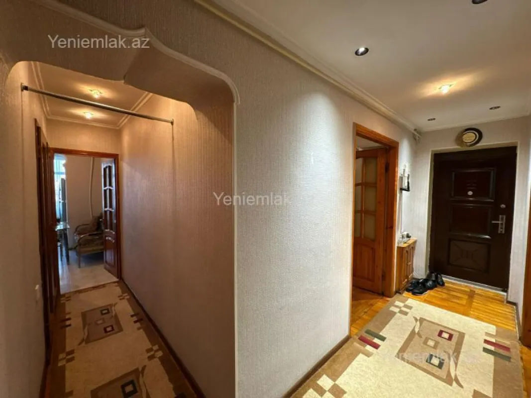 Satılır 4 otaqlı köhnə tikili 100 m²