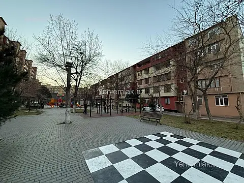 Satılır 4 otaqlı köhnə tikili 100 m² — Bakı, Nizami 4 otaq 100.00 m²