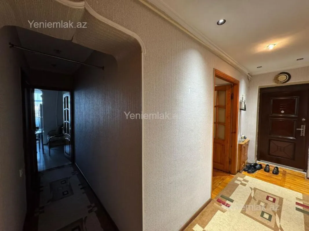 Satılır 4 otaqlı köhnə tikili 100 m²