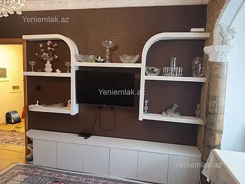 Satılır 3 otaqlı köhnə tikili 110 m²