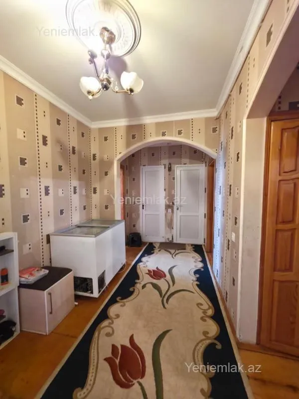 Satılır 6 otaqlı köhnə tikili 123 m²