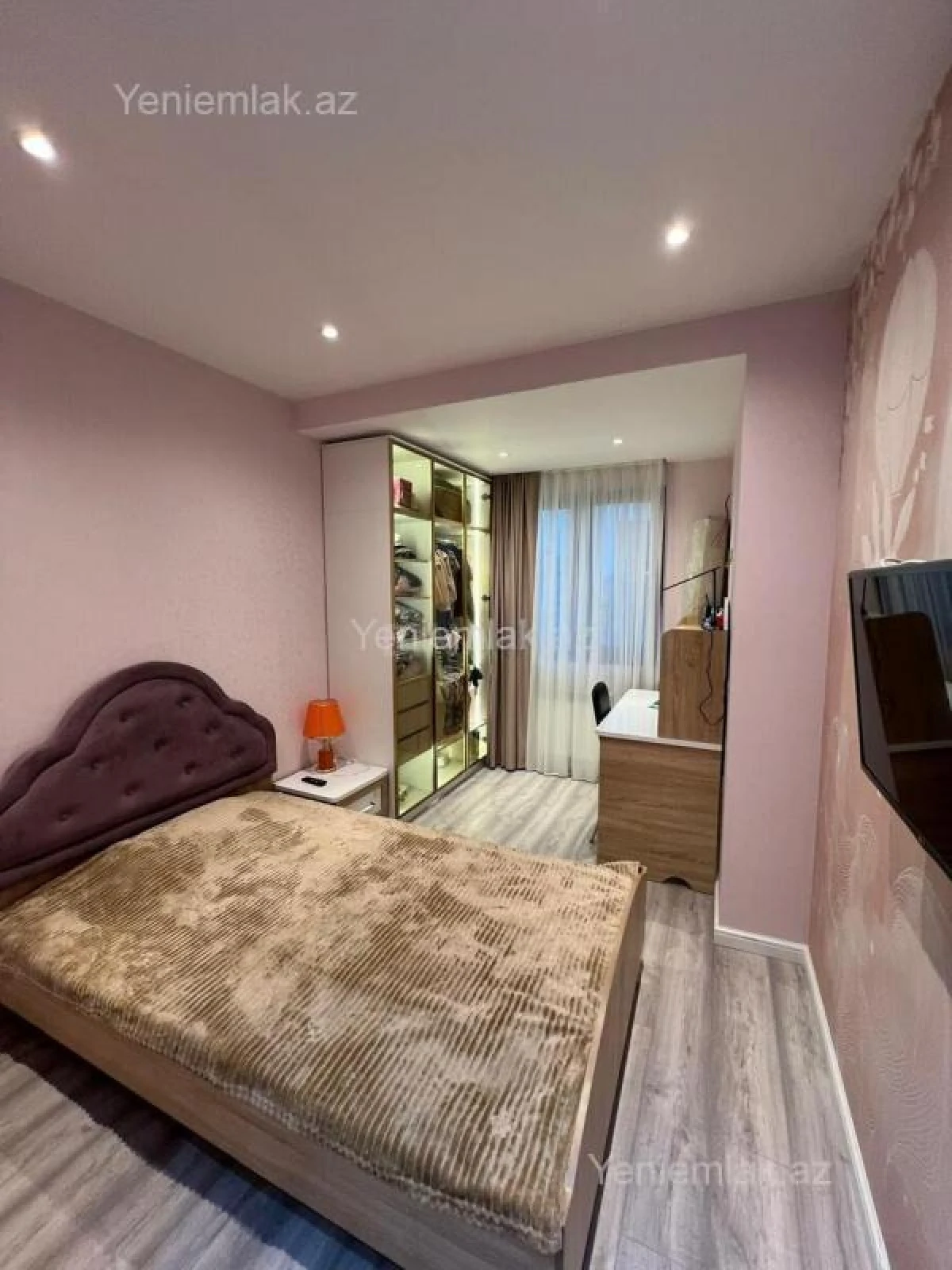 Satılır 4 otaqlı köhnə tikili 120 m²