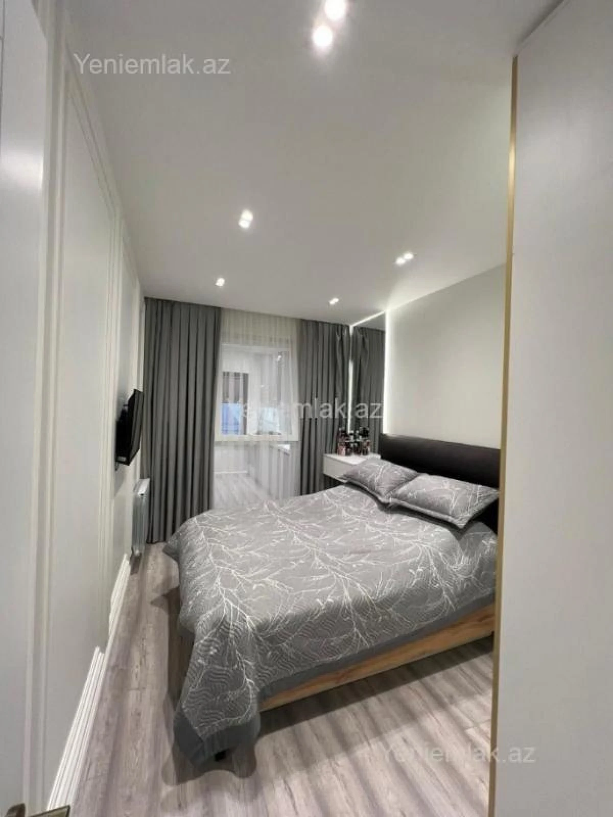 Satılır 4 otaqlı köhnə tikili 120 m²