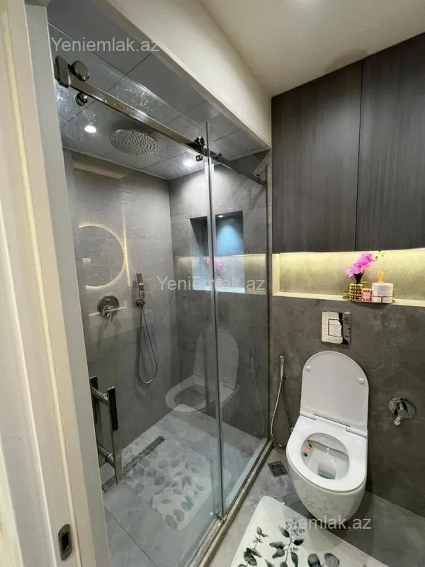 Satılır 4 otaqlı köhnə tikili 120 m²