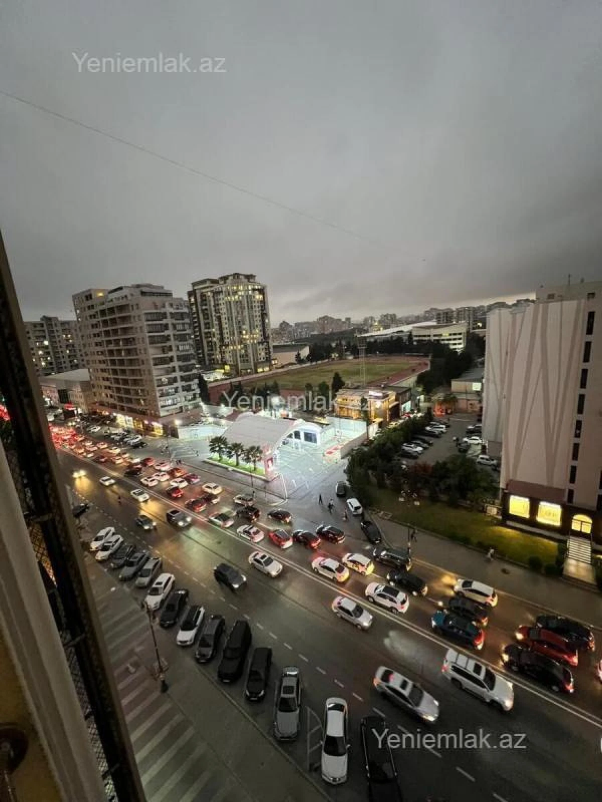 Satılır 4 otaqlı köhnə tikili 120 m²