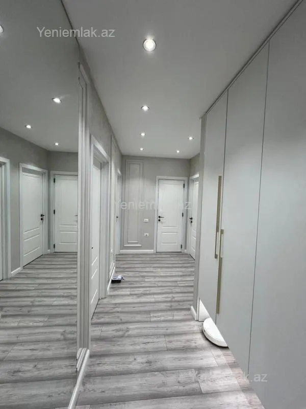 Satılır 4 otaqlı köhnə tikili 120 m²