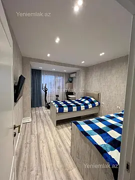 Satılır 4 otaqlı köhnə tikili 120 m²