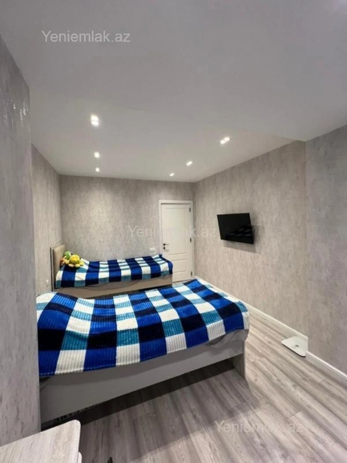 Satılır 4 otaqlı köhnə tikili 120 m²