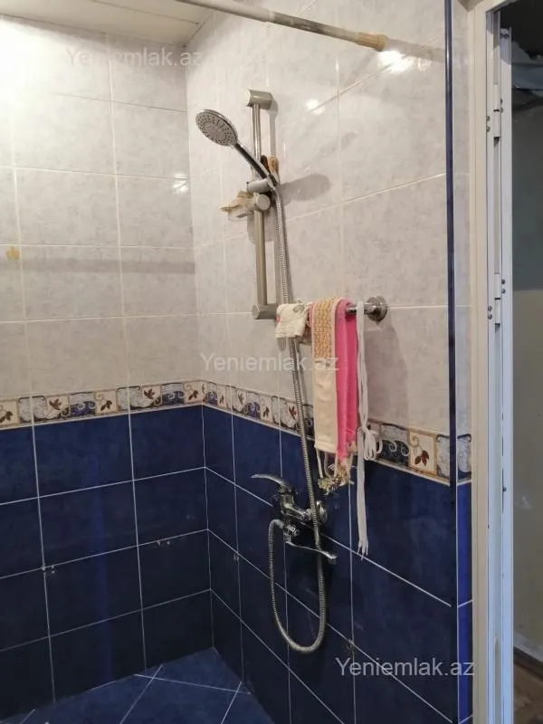 Satılır 3 otaqlı köhnə tikili 75 m²