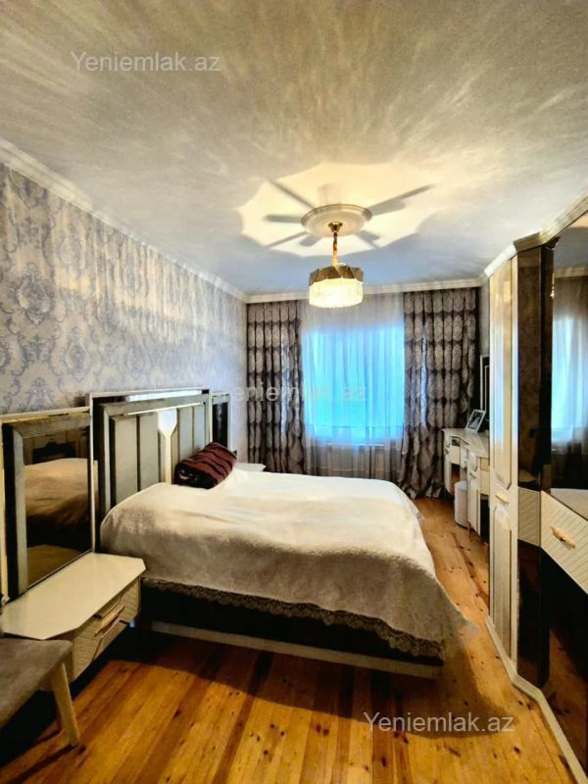 Satılır 3 otaqlı köhnə tikili 80 m²