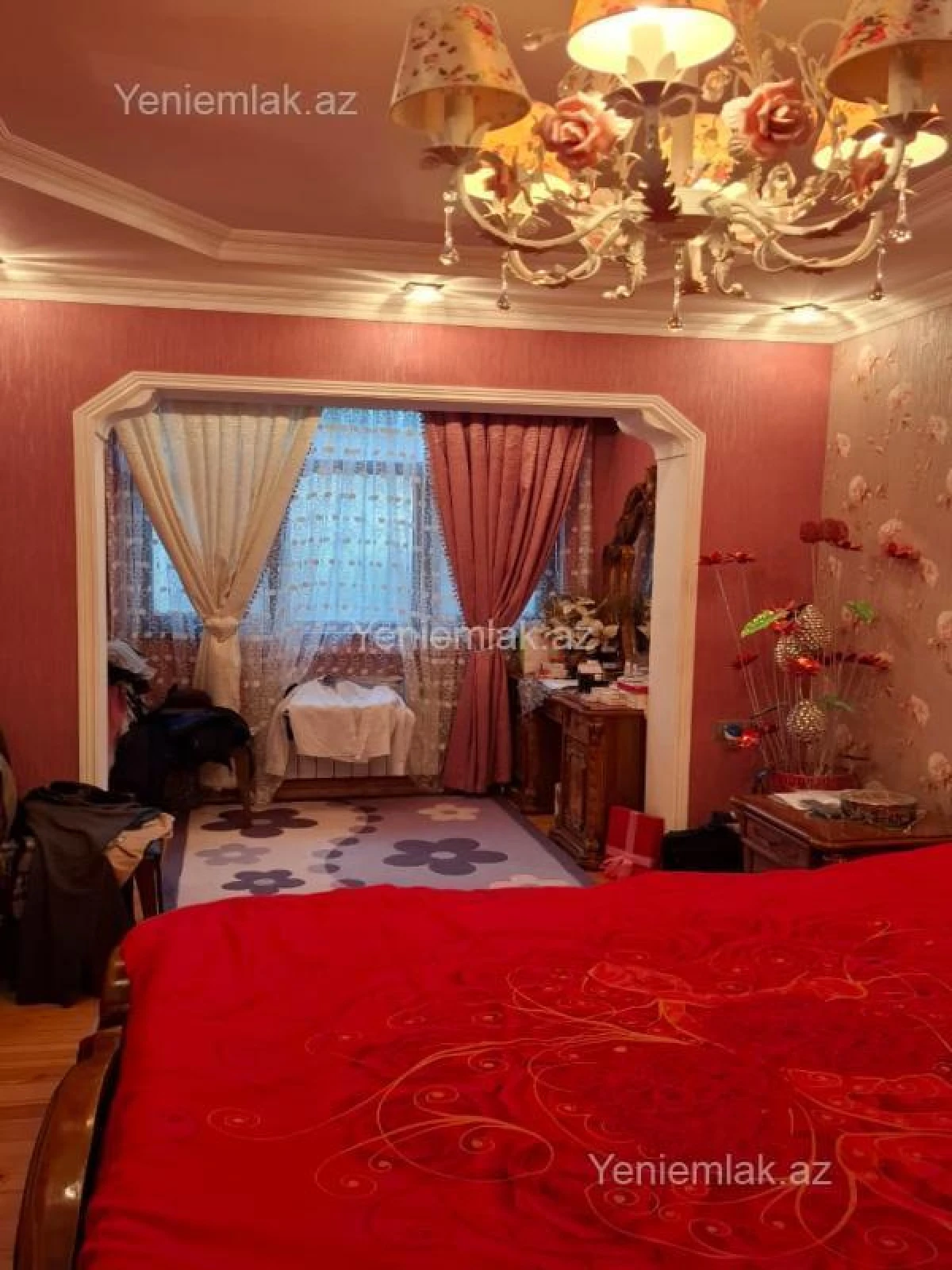 Satılır 4 otaqlı köhnə tikili 90 m²