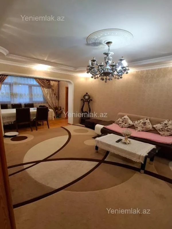 Satılır 4 otaqlı köhnə tikili 90 m²