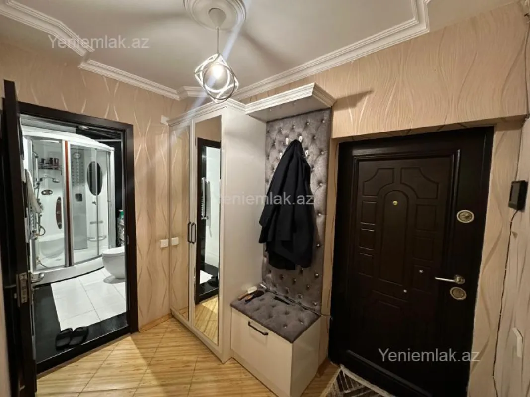 Satılır 4 otaqlı köhnə tikili 100 m²