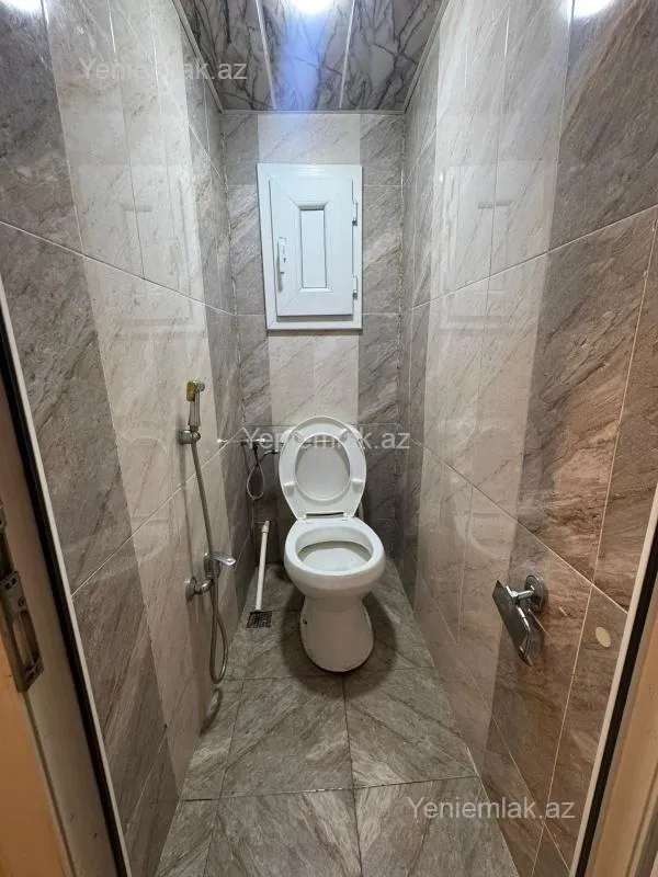 Satılır 2 otaqlı köhnə tikili 65 m²