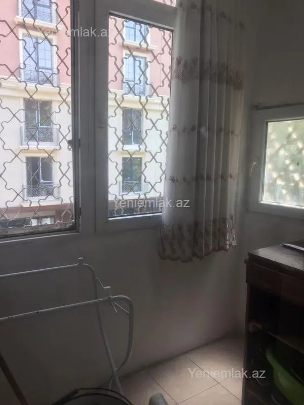 Satılır 3 otaqlı köhnə tikili 75 m²