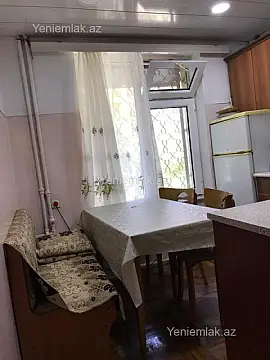 Satılır 3 otaqlı köhnə tikili 75 m²