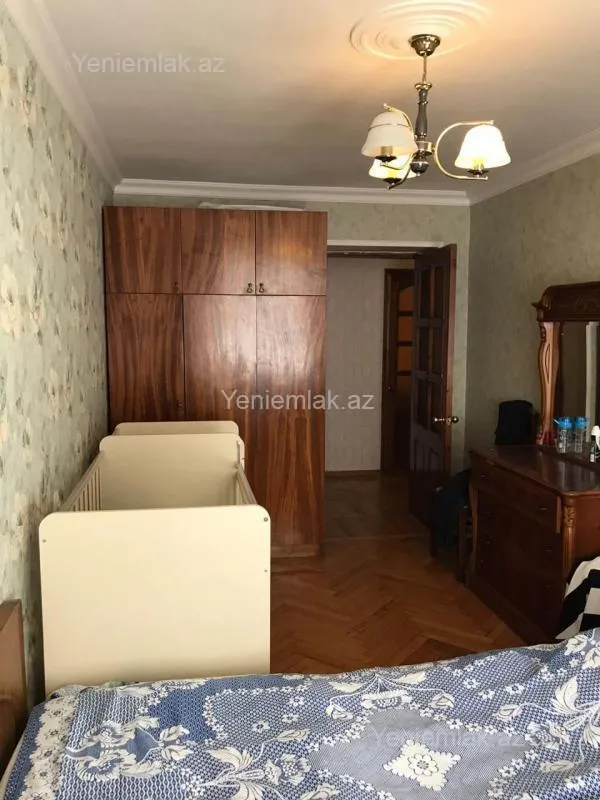 Satılır 3 otaqlı köhnə tikili 75 m²