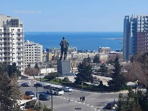 Satılır 3 otaqlı köhnə tikili 80 m² — Bakı, Səbail 3 otaq 80.00 m²