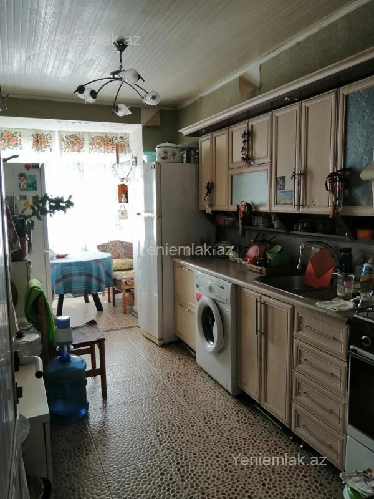 Satılır 3 otaqlı köhnə tikili 75 m²